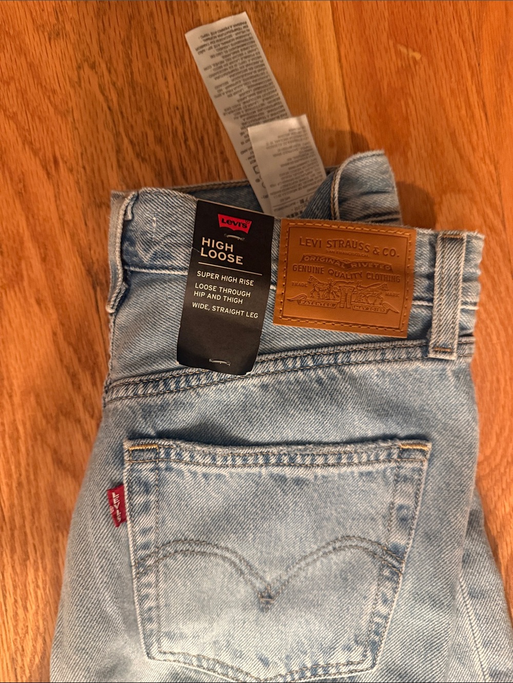 Levi's High Loose Straight Jeans in Light Blue (super high rise)